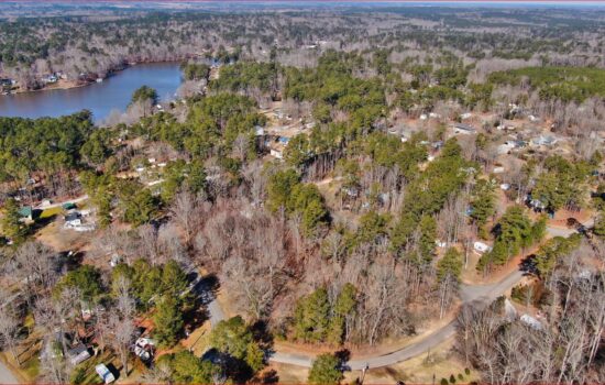 0.5-Acre land idyllically located in the valleys of Lake Royale